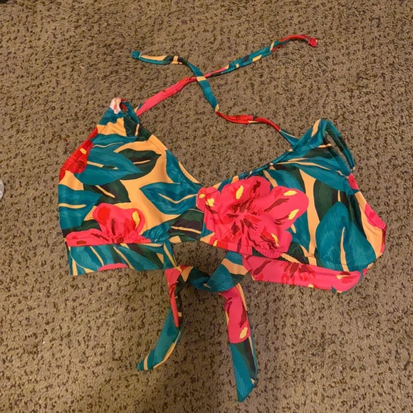 Women’s Tie-front halter bralette bikini top - Picture 6 of 6